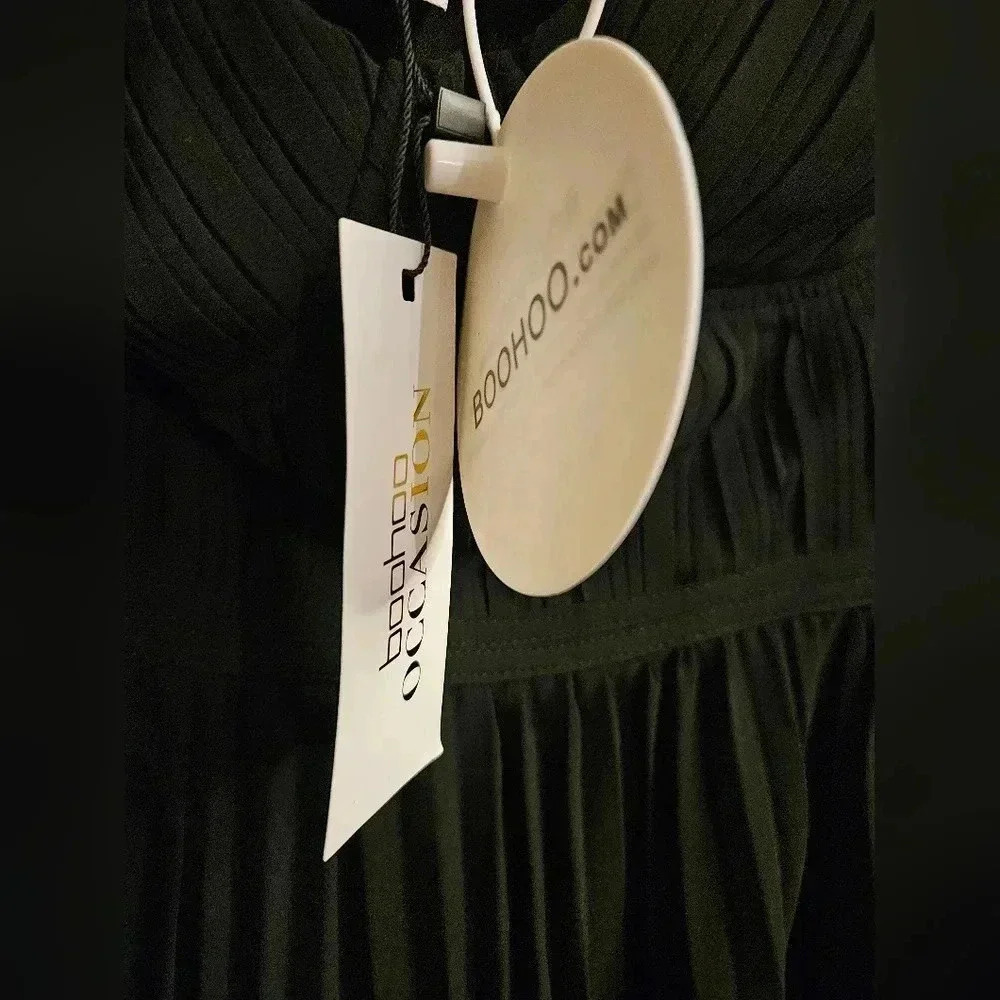 Pleated Cold Shoulder Midi Dress BooHoo- Black (sz 6) - NWT - Picture 6 of 8